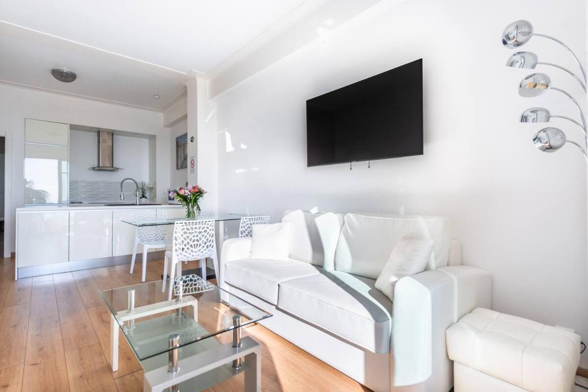 Modern Sea View Apartment On Promenade Des Anglais Nice Exterior photo